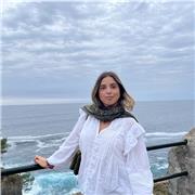 Profesora con nivel C1 en inglés y español y catalán nativo con más de 2 años de experiencia.